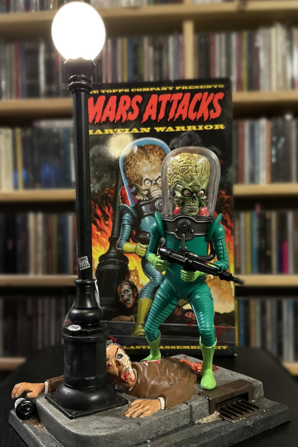 The Mars Attacks Martian Warrior Model Build - Moebius Models